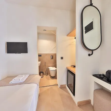 Yazz Hotel